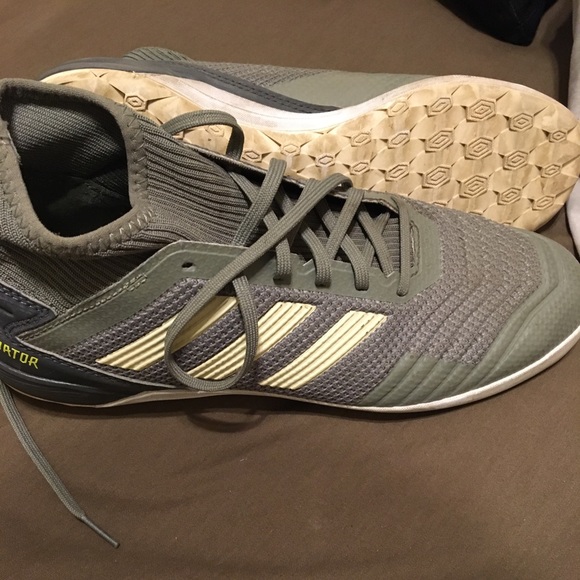 indoor soccer shoes size 8.5